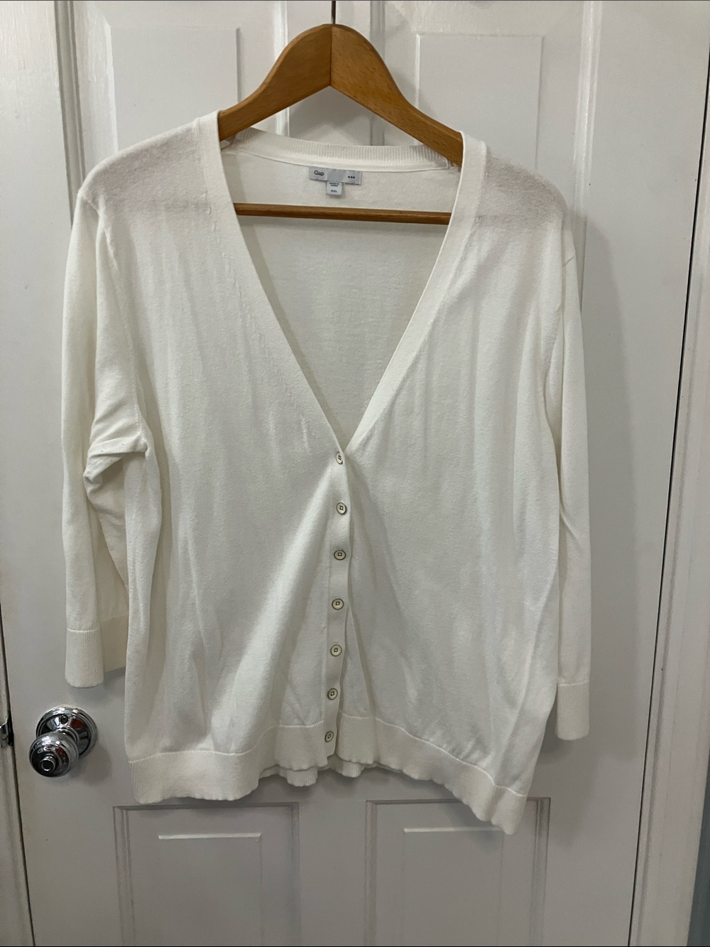 Classic Women's White V-Neck Button up Cardigan size XXL by GAP